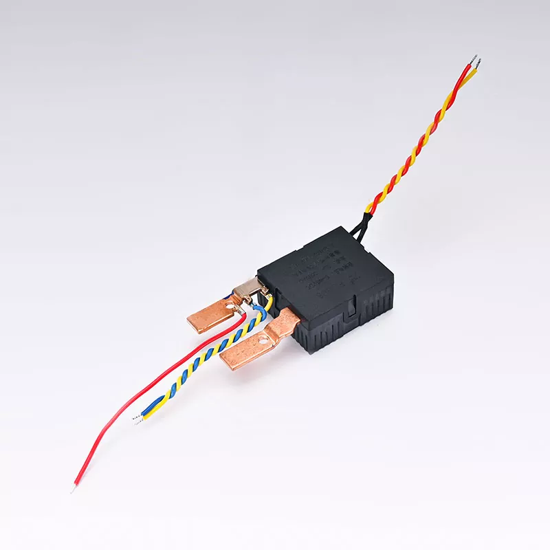 Relai Pengunci Kiri-dalam-Kanan-Keluar Tipe Rel 2P Fase Tunggal